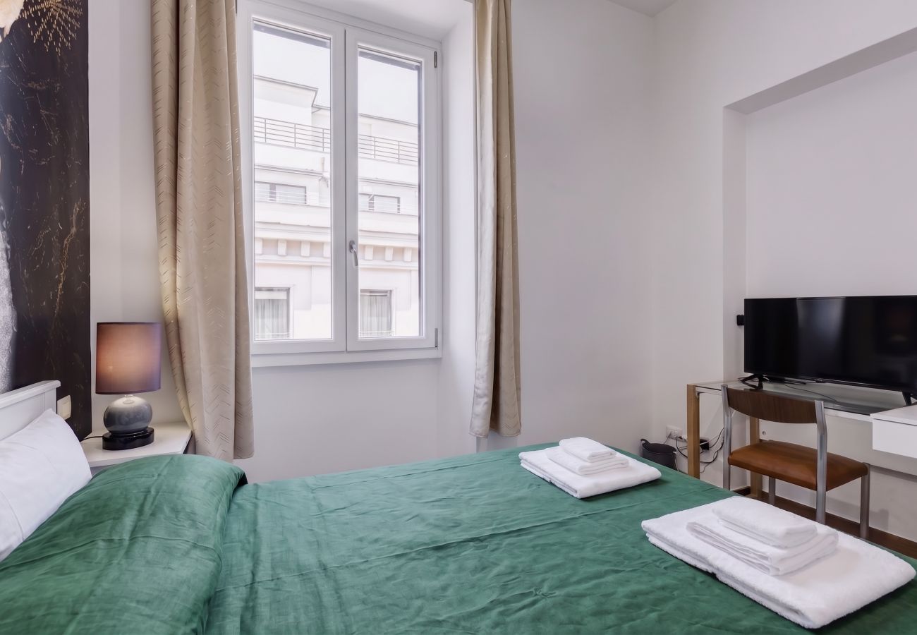 Apartment in Rome - Spacious 4BR Family Apartment Near Termini 