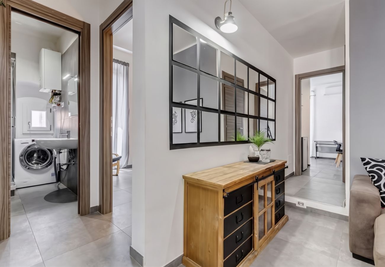 Apartment in Rome - Spacious 4BR Family Apartment Near Termini 