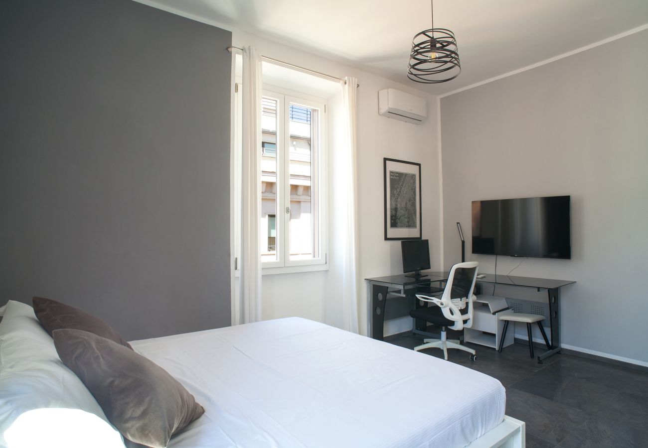 Apartment in Rome - Spacious 4BR Family Apartment Near Termini 