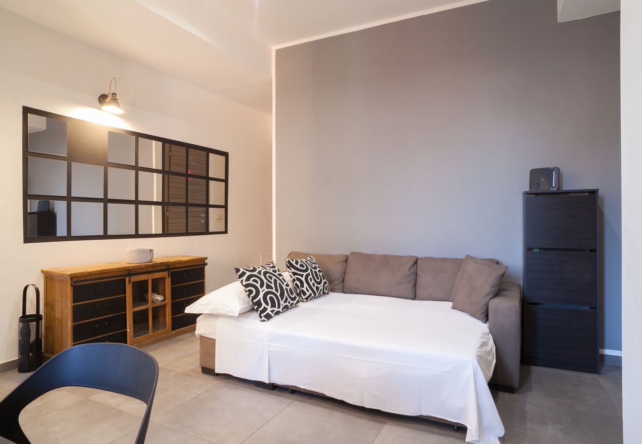 Apartment in Rome - Spacious 4BR Family Apartment Near Termini 